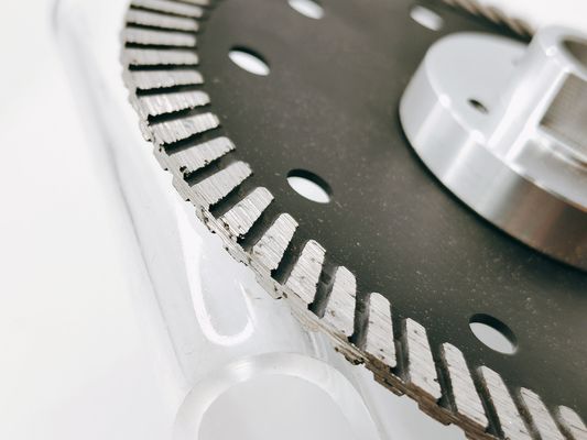Lâmina de serra de diamante Turbo fina contínua de 115 mm para aplicações de corte e moagem