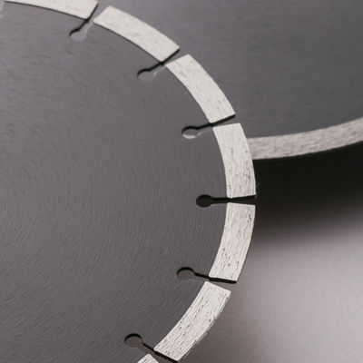 Tecnologia de prensagem a frio sinterizado 5" 125mm Diamante Circular segmentado disco para seco / molhado