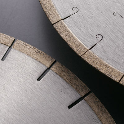 Pressão a frio 350 mm J-Slot Diamond Segment Saw Blade para corte de mármore de grau industrial