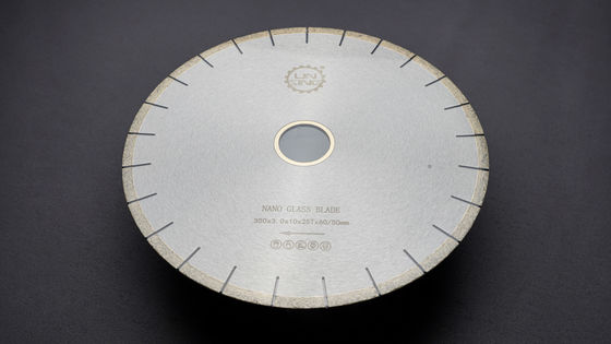 Lâmina de serra de diamante de vidro nano de 350 mm personalizada para corte de telhas nano na máquina de ponte