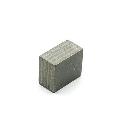 24*12,5*20mm Segmento de diamante de forma plana para ferramentas de moagem de lâminas de pedra supermacias
