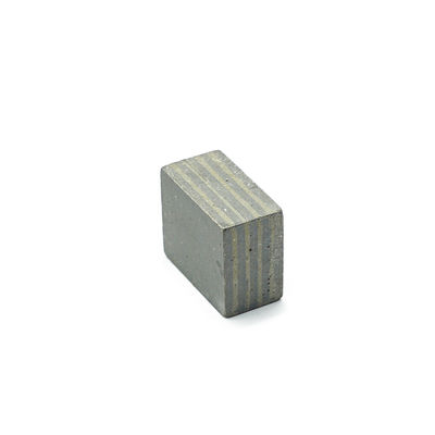 24*12,5*20mm Segmento de diamante de forma plana para ferramentas de moagem de lâminas de pedra supermacias