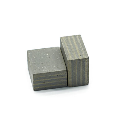 24*12,5*20mm Segmento de diamante de forma plana para ferramentas de moagem de lâminas de pedra supermacias