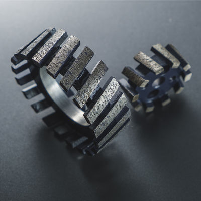 Roda de moagem de borda segmentada personalizada de pó metálico de diamante para máquina de moagem CNC