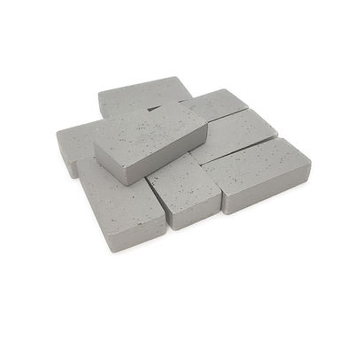 Fornecer diretamente segmentos de diamante de grau A para blocos de mármore cortados em máquina de serra