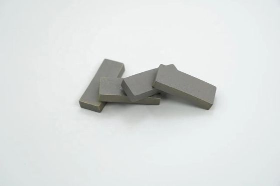 Segmento de diamante em forma de ARC para ferramenta de lâmina de serra de 600 mm na Indonésia Corte de andesita