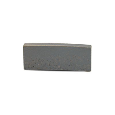 Segmento de diamantes em forma de sanduíche para corte de pedra vulcânica