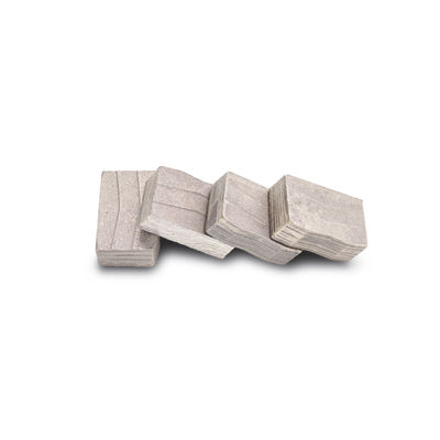 Segmento de diamante de granito de forma M durável de 24*7,6/8,4*15 mm para lâmina multi-cutter de 6,5 mm