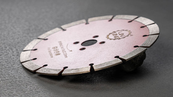 D105-D230 Discos de corte a seco de diamantes com boa nitidez e vida útil prolongada