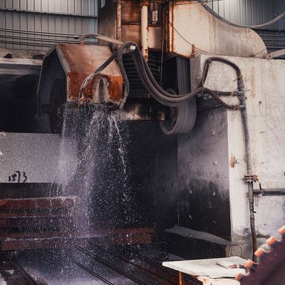 Máquina de corte de pedra de 55 kW com motor de 1600 mm de braço único e lâmina multipla para cortador de blocos de granito