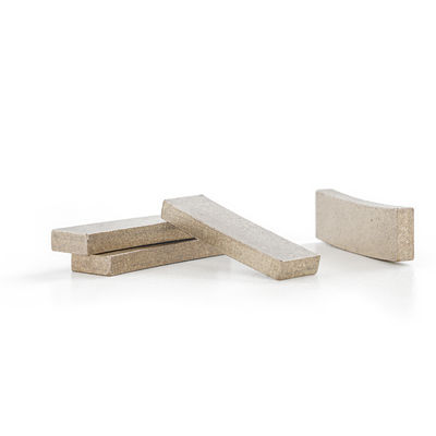 Segmento de diamante de corte de alta velocidade para granito 40*4,6*12 com brasagem de alta frequência