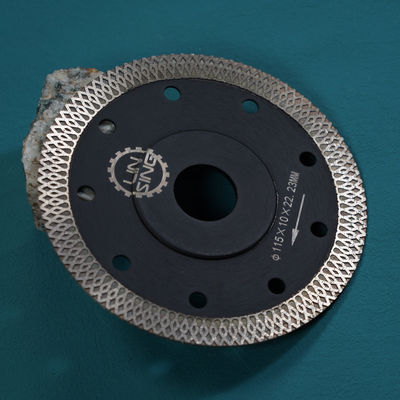 5/8in Arbor Tamanho 105MM 115MM Turbo Diamond Cutting Saw Blade com Diamond Powder Alloy Steel