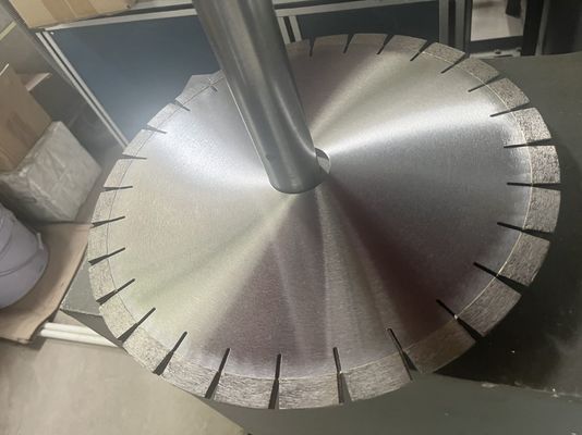 10in 350mm Saw Blade para durabilidade e betão Asfalto de corte de borda altura 0,472in 12mm