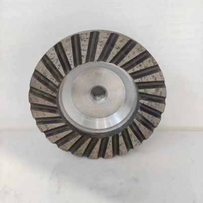 Piso de granito de moagem fina Turbo-segmentado de roda de taça com resina preenchida roda de diamante