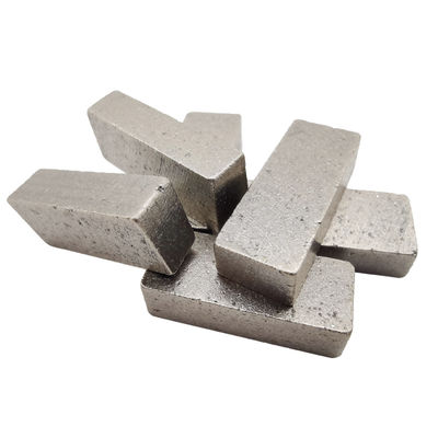 Segmento de corte de diamantes para granito duro médio, tamanho da ponta 20*4,8/5,4*8mm A.A.-B. Grau B