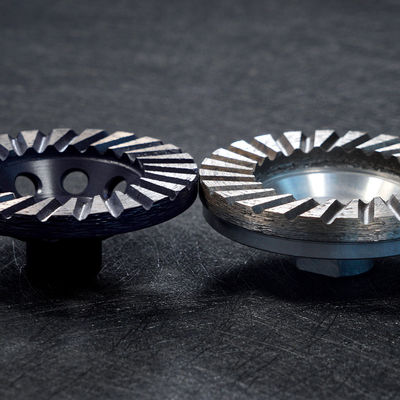 40/50 Grit 4 polegadas Roda de taça de moagem de diamantes com agente de ligação de metal